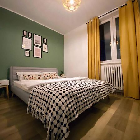 Central Cozy Apartment North Railway St - 4 Min Walk Bucharest Exterior photo